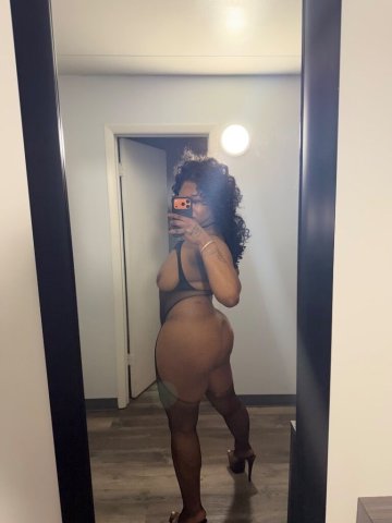 Indianapolis Female Escort — FaceTime & Custom Content Packages - 1