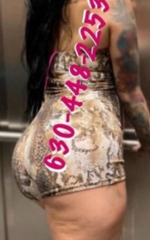 Curvy 38DD MILF Escort (Green Eyes, Pin-Up Build) — San Gabriel Valley, CA - 1