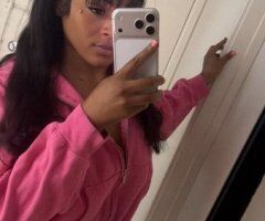 Light-Skinned Petite Escort (21) - Image 3