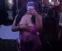 Light-Skinned Petite Escort (21) - Image 4
