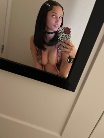 Houston Female Escort — Outcall, FaceTime shows & custom fetish content - 1