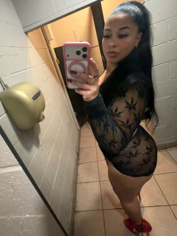 Portland Female Escort — Incall near Airport (7/14–7/18) - 1