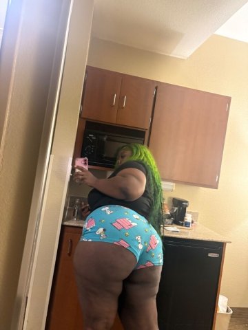 Upscale Outcalls in Dallas — Feet, Titty Job, Hand Job & More - 1