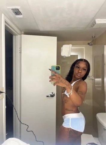 Fayetteville Baddie Escort — Slim Fit, No Bare & No Kissing - 1
