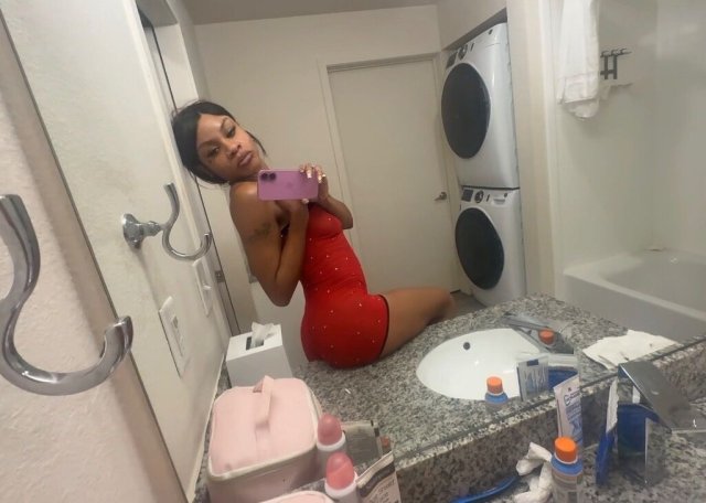 Cali — Petite Cuban Baddie Escort (Natural) in Baltimore, MD - 1