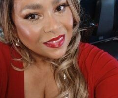 Visiting for a week — Mature Latina with full-body photos (screening required) - Image 6