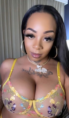 Montgomery Female Escort — Fetish-Friendly Dinner Dates & Overnight Fun - 1