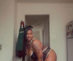 London Dior — Hawaiian & Ebony Throat Goddess + Full-Body Massage (Deep Tissue/Swedish) - Image 3