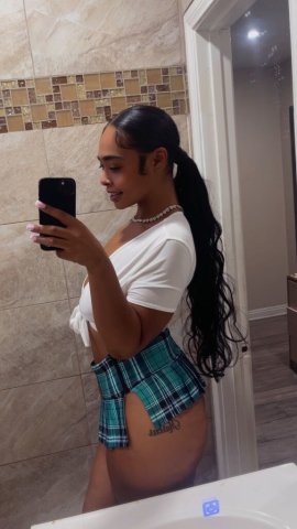Palm Springs CA Female Escort — private, discreet full service - 1