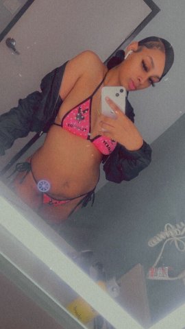 Petite Female Escort (Carplay) — Lancaster/Palmdale CA - 1