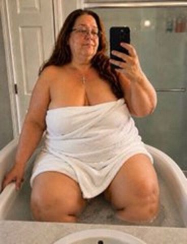Huntsville TX VIP Escort — 50yo Mom for Oral, BJ, 69, GFE & Video Chats - 1