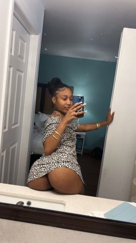 Los Angeles Female Escort — Outcalls, FaceTime, and Dinner Dates - 1