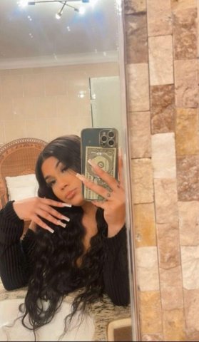Lawrence Kansas Female Escort - 1