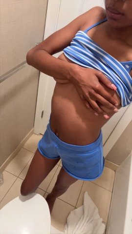 Roswell/Carlsbad NM Female Escort — 100% naked raw uncut pics & sex videos - 1