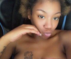 St. Louis escorts - St. Louis Slim Petite Model Body Female Escort