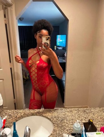 Indianapolis Out Call Only — Female Escort for Verified Video Call - 1