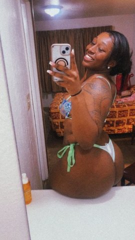 Seattle Female Escort — Outcalls with Deposit & Verification Rules - 1