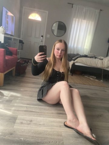 Leila — Blonde FaceTime & Incalls/Outcalls in Long Beach, CA (Feet/Nails) - 1