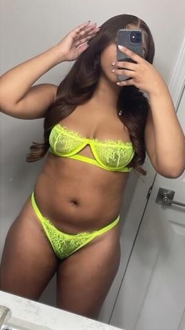 Norfolk Female Escort — outcalls only, discreet massage available - 1