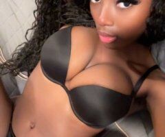 Westchester Elite Kiwi Role Play with Hand Job & Foot Job - Image 2