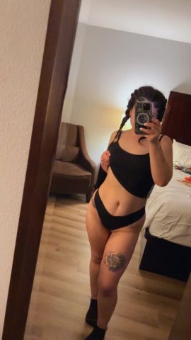 Tacoma Female Escort — In-call, outcall w/ deposit, facetime shows & content - 1