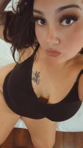 Oakland/East Bay Hispanic Mami Escort (Español) — Dom, Nuru & Fetish Sessions - 1