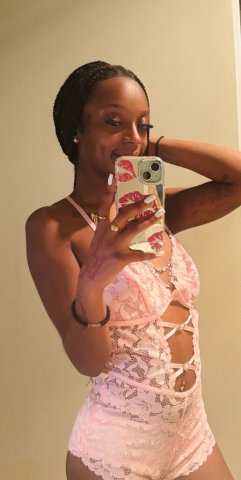 Olympia Zhari Lafari — real pics, natural body, fetish-friendly - 1