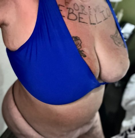 Hot Bubble Bath with Davy (42) — Colorado Springs Female Escort - 1