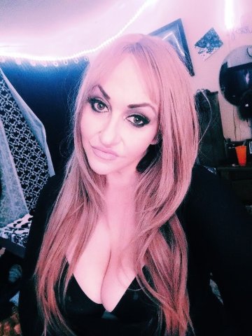 Phoenix AZ Female Escort — BBJ & Special Rates - 1