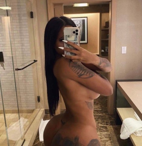 Latina Female Escort in Denver, CO — Full Services & Table Shower - 1