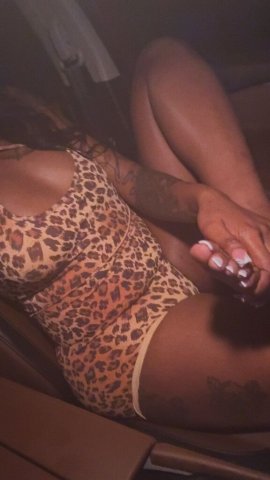 Columbus OH Petite & Wet Outcall — Thick Escort - 1