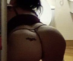 West Palm Beach escorts - West Palm Beach Female Escort — Nikki, QV/QHHR/Hr Sessions + Pole Dancing & Liquor Shots