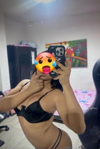 Latina Incall Escort (Curvy) — Edgar R. / Linder, North Jersey - 1