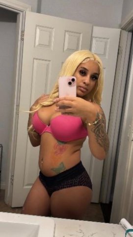 Toledo OH Female Escort — Outcalls, fresh showered - 1