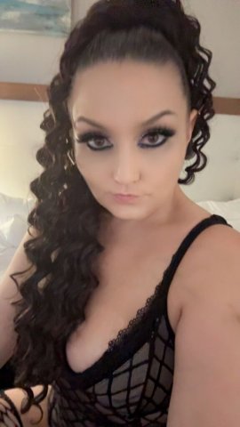 Amber (37) — East Tucson Female Escort, Discreet Outcall - 1