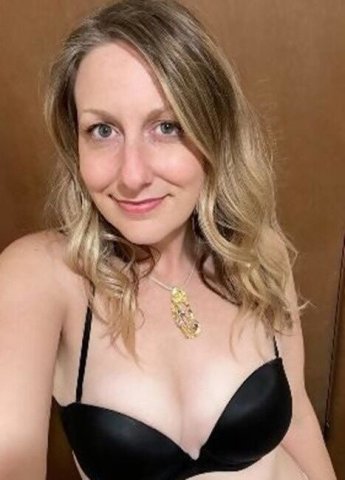 Yakima WA Female Escort — Video chat & custom nude pics - 1