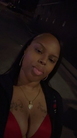 Seattle Female Escort — Outcalls with Deposit (Hygiene Required) - 1