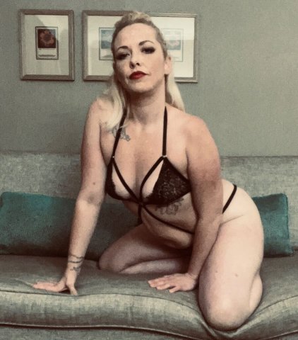 San Mateo GFE & Incall Car Date Specials with Skyla Rain - 1