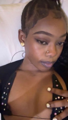 Chocolate (21) — Petite Asian Black Escort (Concord) with Feet Fetish & In-Call - 1