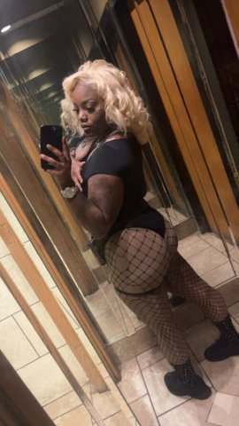 Macon Female Escort — Incall/Outcall Body Rubs, Foot Massage & Live Show - 1