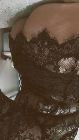 Valeria  — Seattle Female Escort (26) for In-Call & Out-Call - 1