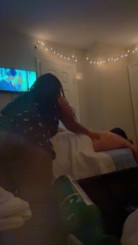 1hr Deep Tissue Massage — Licensed Therapist (Private, Discreet) - 1