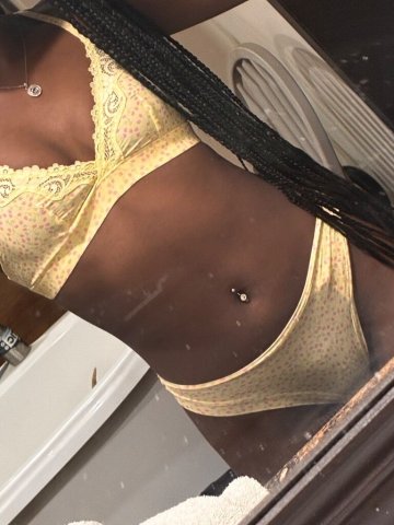 Petite Princess In-Calls — Birmingham Female Escort (Incall) - 1