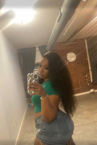 St. Louis Female Escort — Super Thick, Tatted Up (No Bare Back) - 1