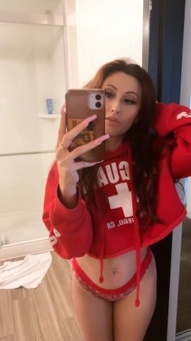 Petite Spinner escort, 4'9 with elegant vibe - 1