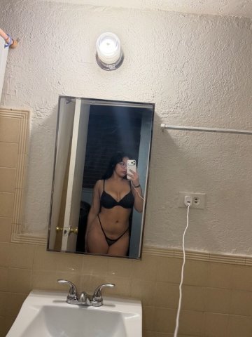 Miami FL Mexican Mami Escort — Private, discreet sessions (no bare) - 1