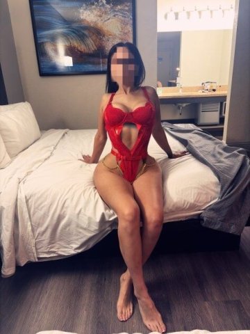Skyller — Female Escort in Tewksbury - 1