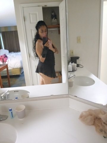 Curvy Latina (32) — Phoenix Female Escort for Car Dates - 1