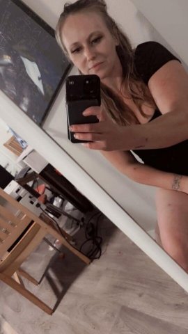 New Girl Next Door - 35 in Portland: Private Jacuzzi & Sex Swing - 1