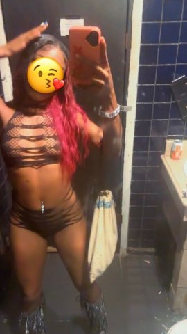 Palm Springs Petite Female Escort — Kenziee - 1